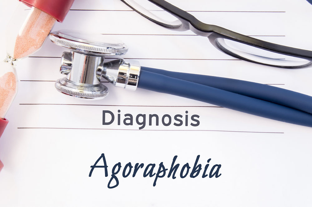 Causes, symptoms, and management of agoraphobia