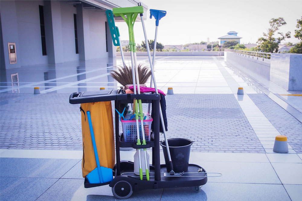 What to know before buying janitorial carts and caddies