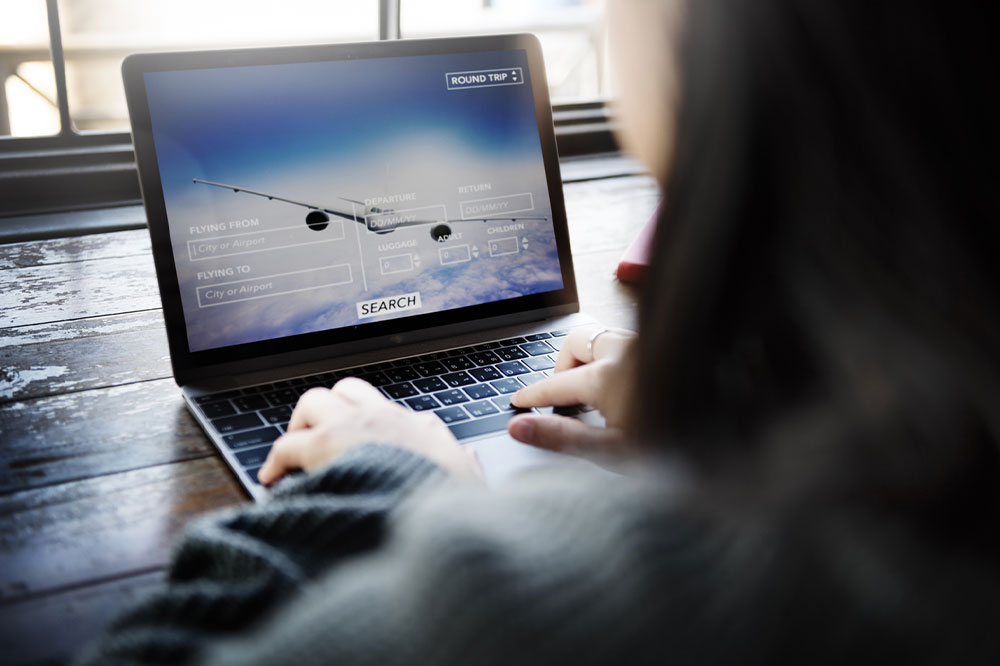 Tips to get last-minute flight deals